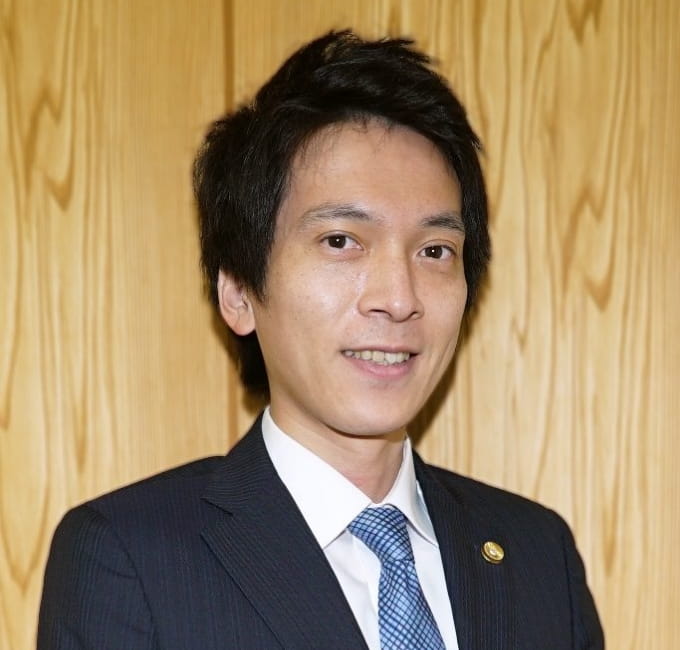 弁護士：渡邉 淳一